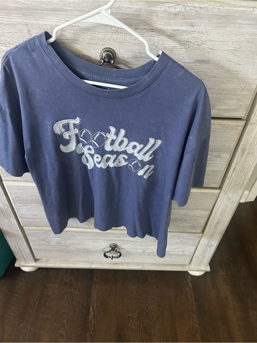 🏈 NWOT Football Season Boutique Crop T-Shirt Sz XL Super Soft 🏈